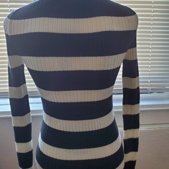 NWT Gap Black and White Pinstripe Sweater - Picture 3 of 8